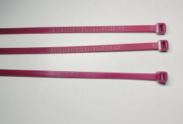 3 long thin plastic zip ties